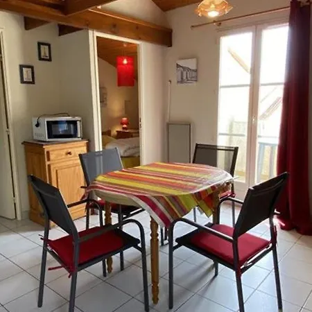2 Pieces Proche Avec Parking - D'oleron - Fr-1-246a-151 דירה
